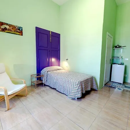 La Violeta Guest house *